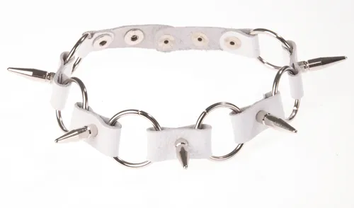 Ошейник кожаный белый с кольцами шириной 20мм с с шипами длиной 25мм 3109-3