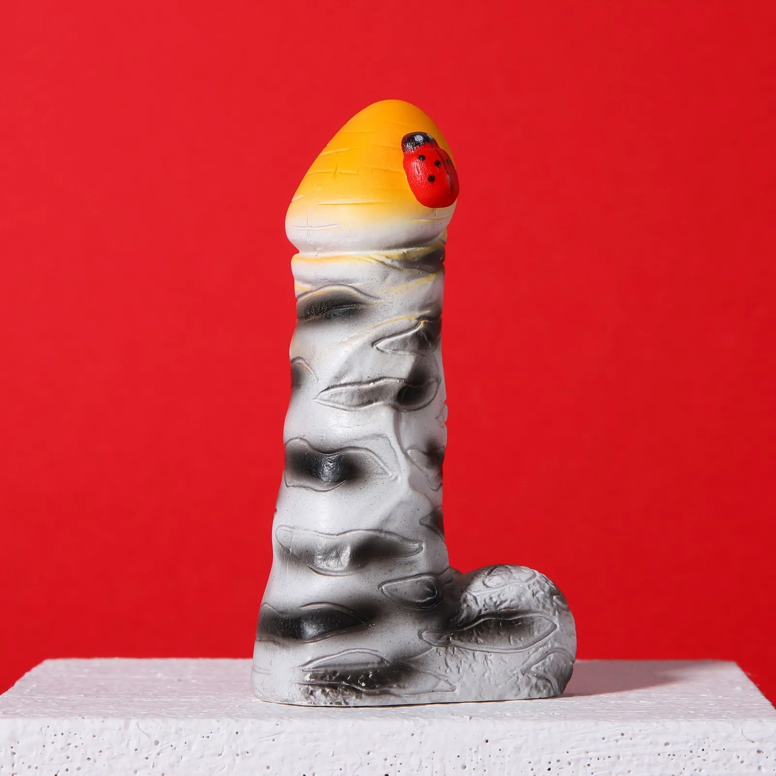 фигурка "божья коровка" в Сочи