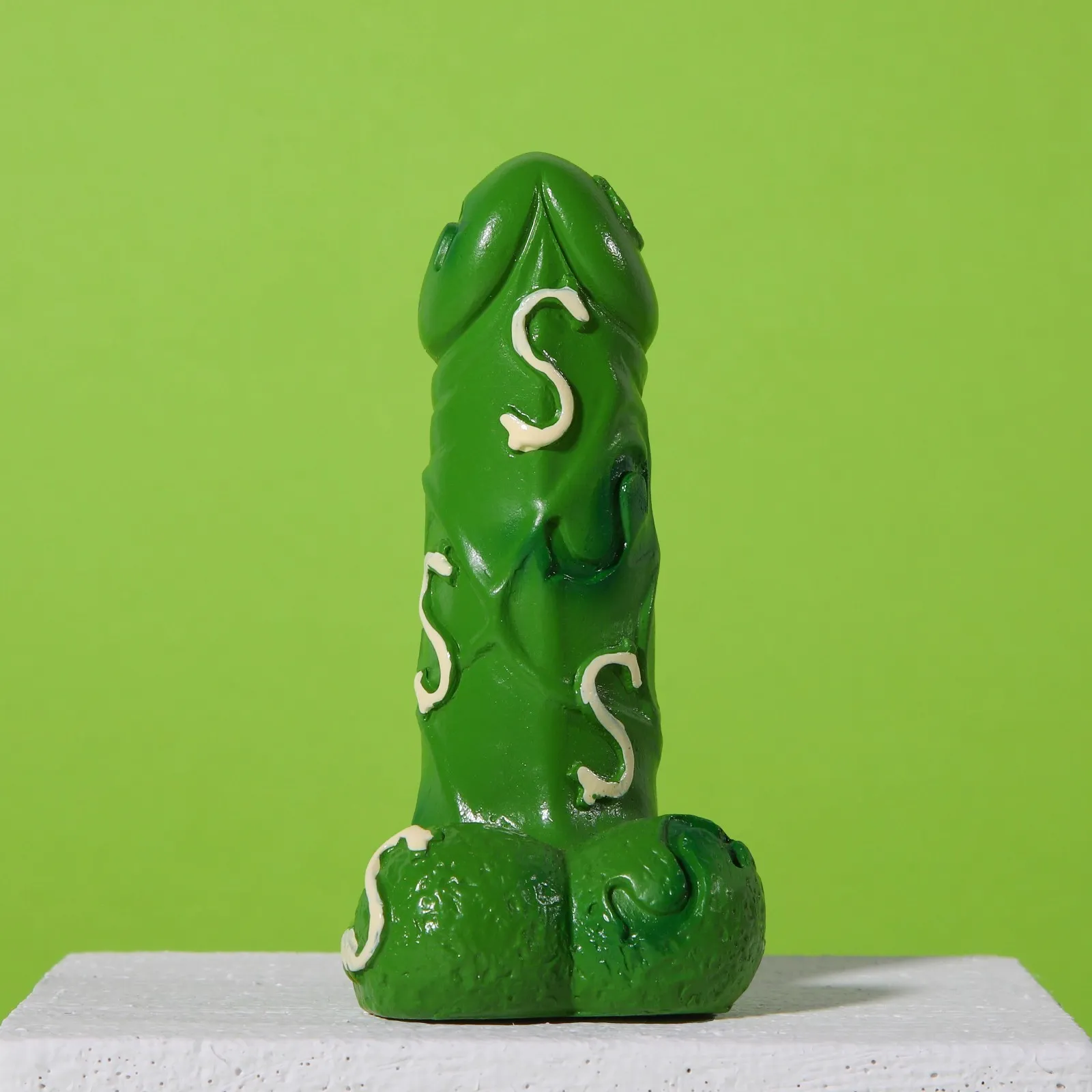 фигурка "доллар" в Сочи