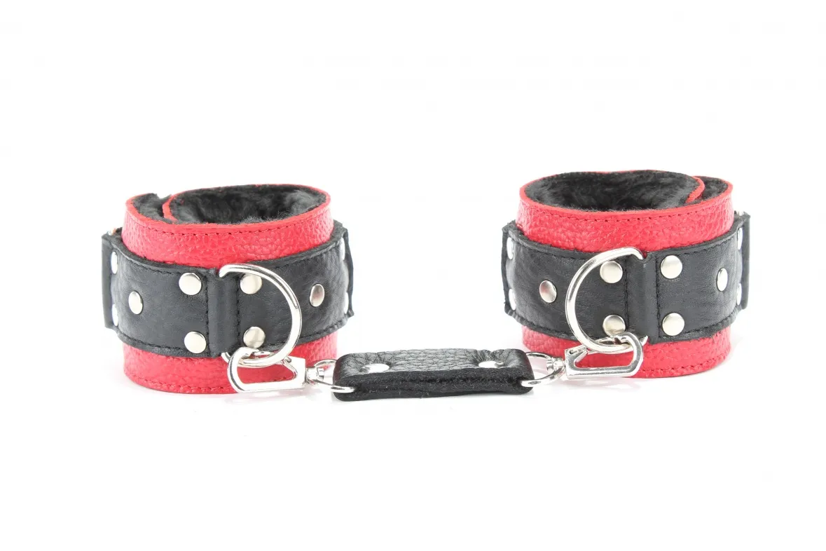 наручники  с мехом красно-чёрные 51009ars в Сочи
