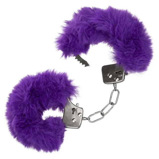 металлические наручники с искусственным мехом ultra fluffy furry cuffs-purpl в Сочи