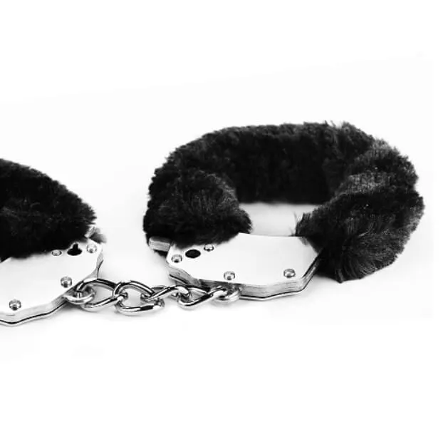 наручники декоративные lovetoy fetish pleasure fluffy handcuffs, черные в Сочи