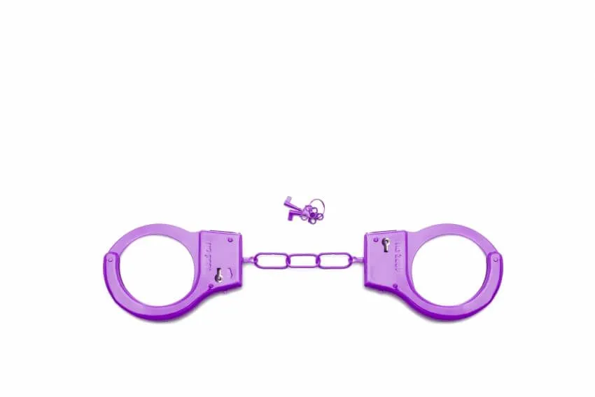 наручники декоративные shots media metal handcuffs, фиолетовые в Сочи