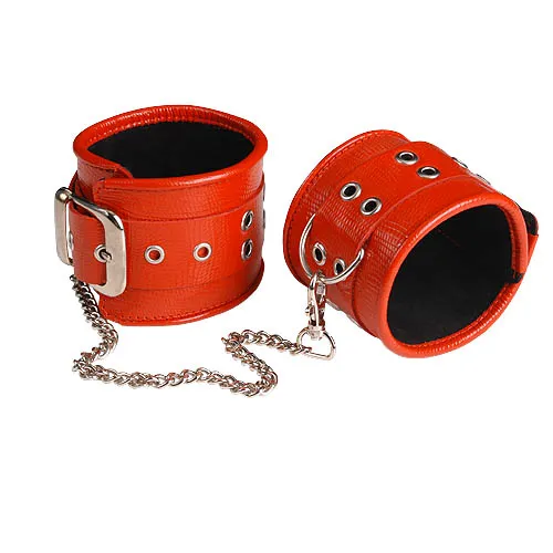 оковы кожаные красные с широким ремешком, соединенные цепочкой длиной 35см 3072-2 в Сочи