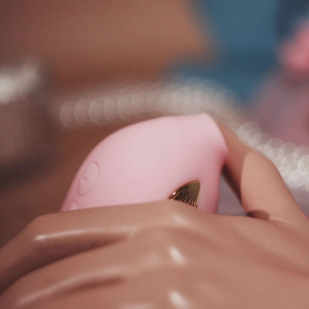 вибромассажер птичка с функцией всасывания, розовый в Сочи