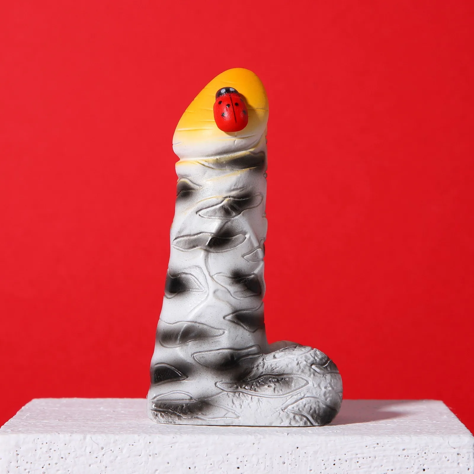 фигурка "божья коровка" в Сочи