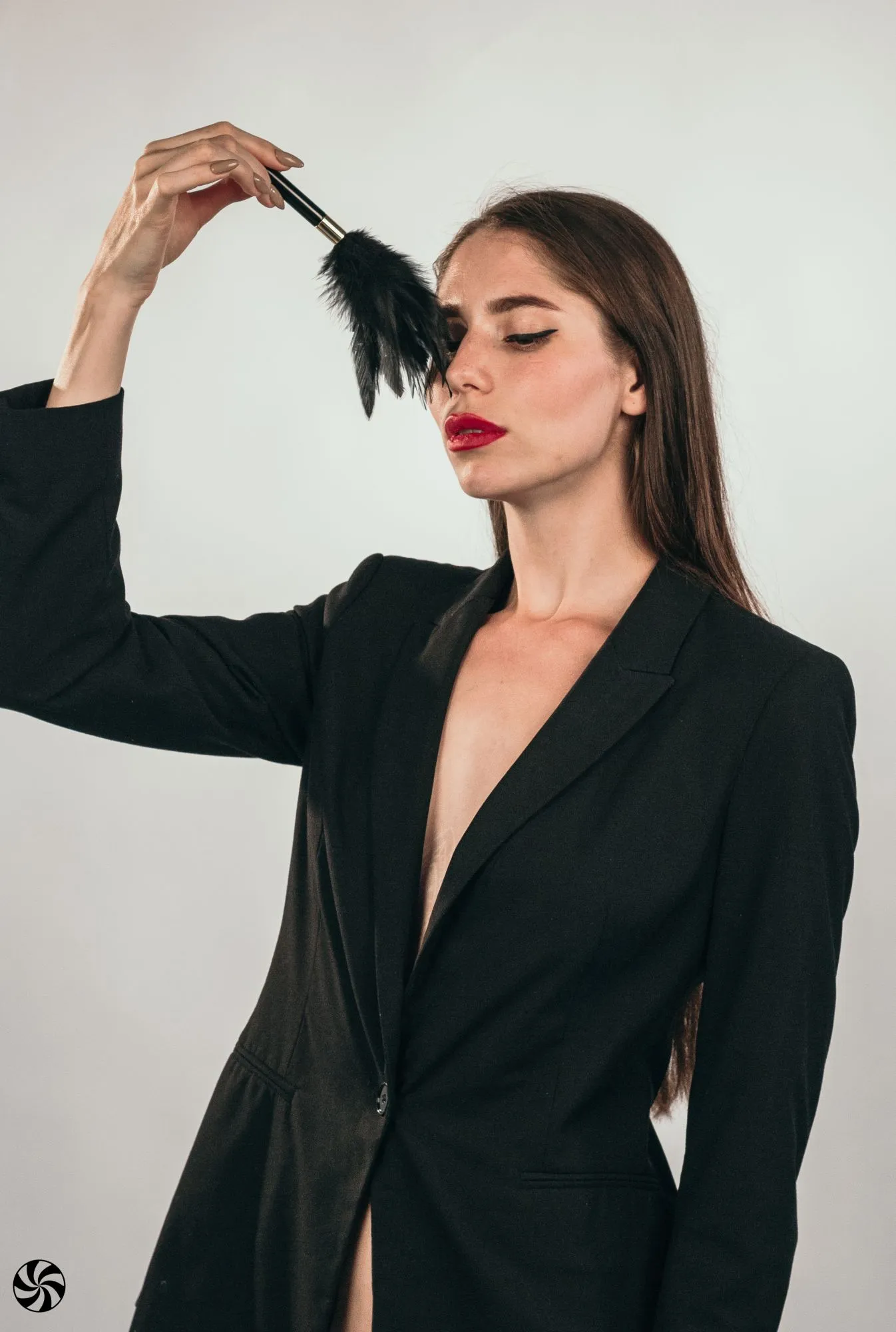 тиклер burlesque plume black 1082-02lola в Сочи
