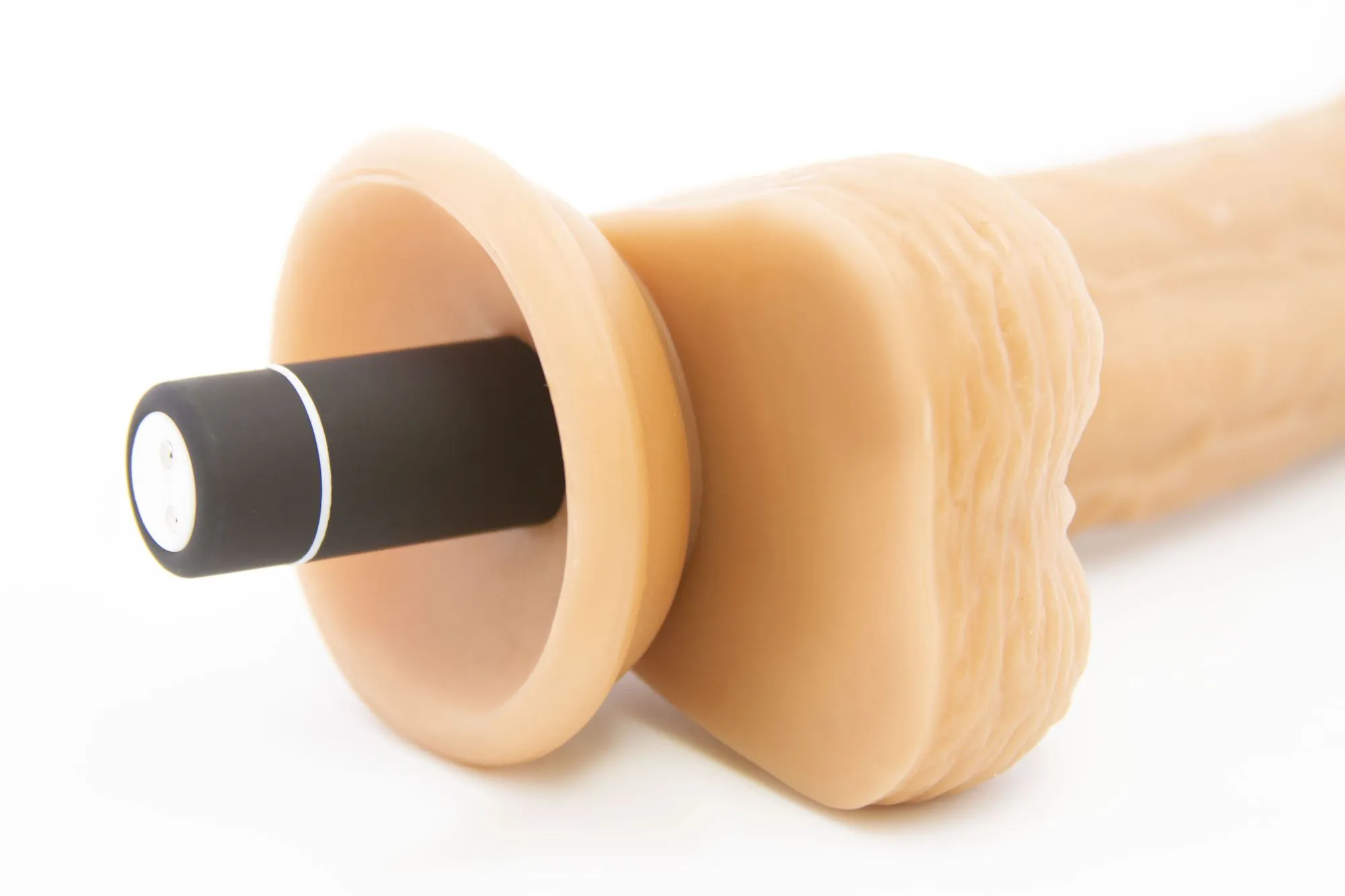 фаллоимитатор реалистичный с вибропулей и пультом ду, телесный в Сочи