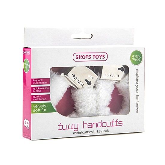 наручники декоративные с мехом shots toys, белые в Сочи