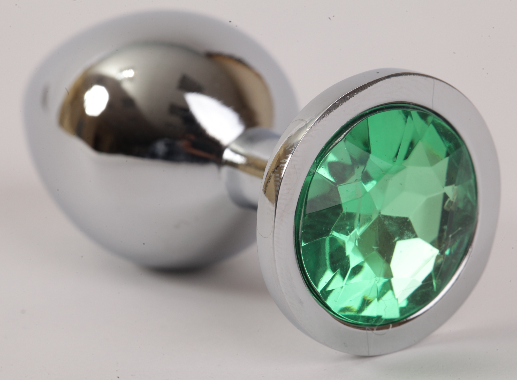 Анальная пробка серебряная с зеленым кристаллом 3,4х8,2 47046-1-MM