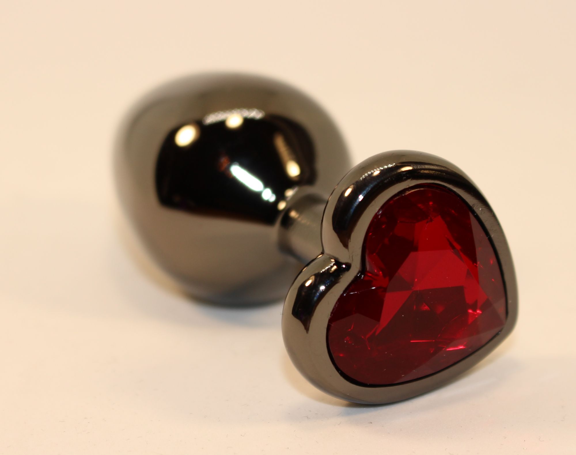 пробка анальная металл 8х3,5см с сердечком красный страз 47447-2mm в Сочи