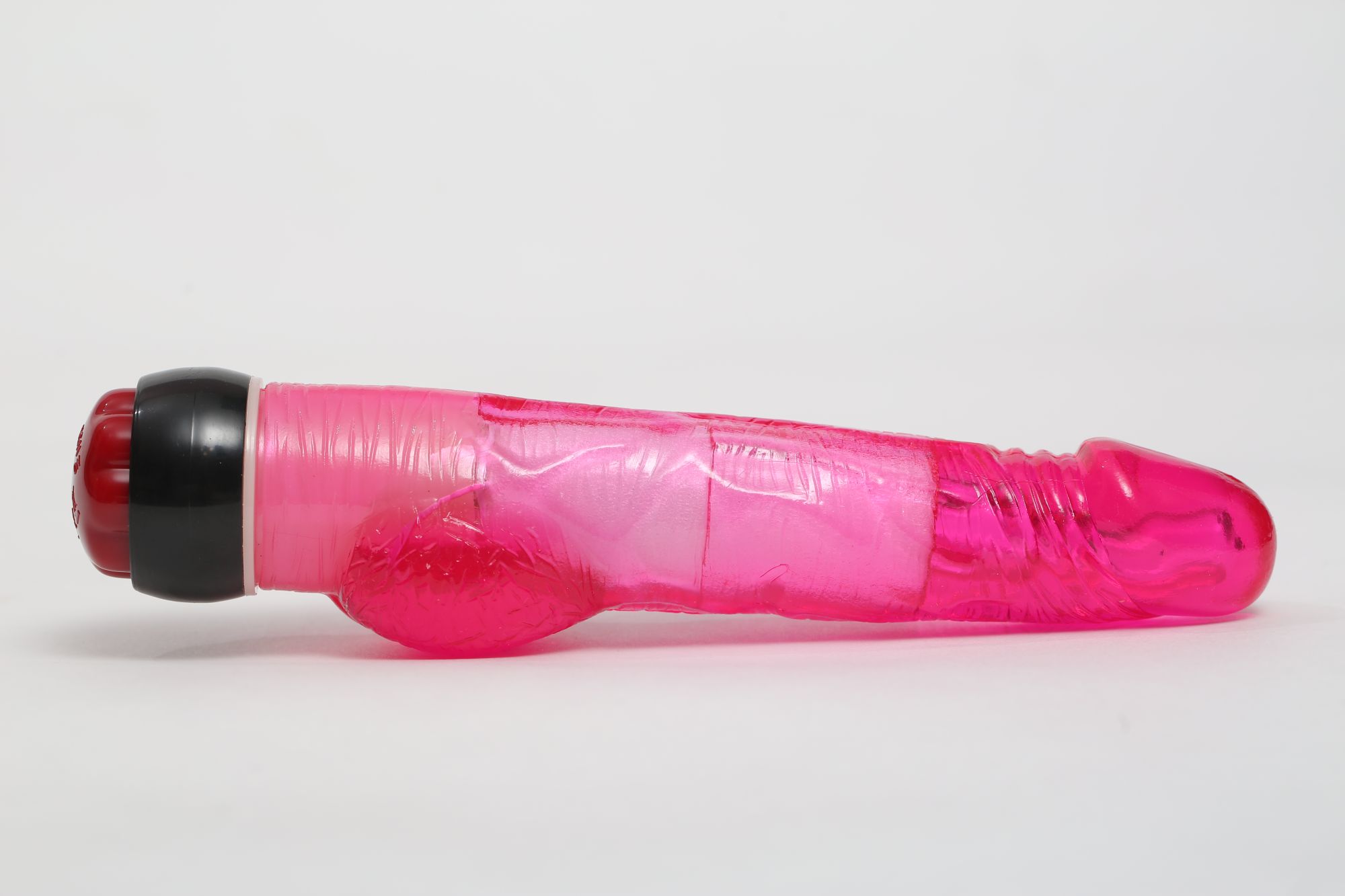 вибратор реалистик с мошонкой и подсветкой красный 21 х 3 см 47484-mm в Сочи
