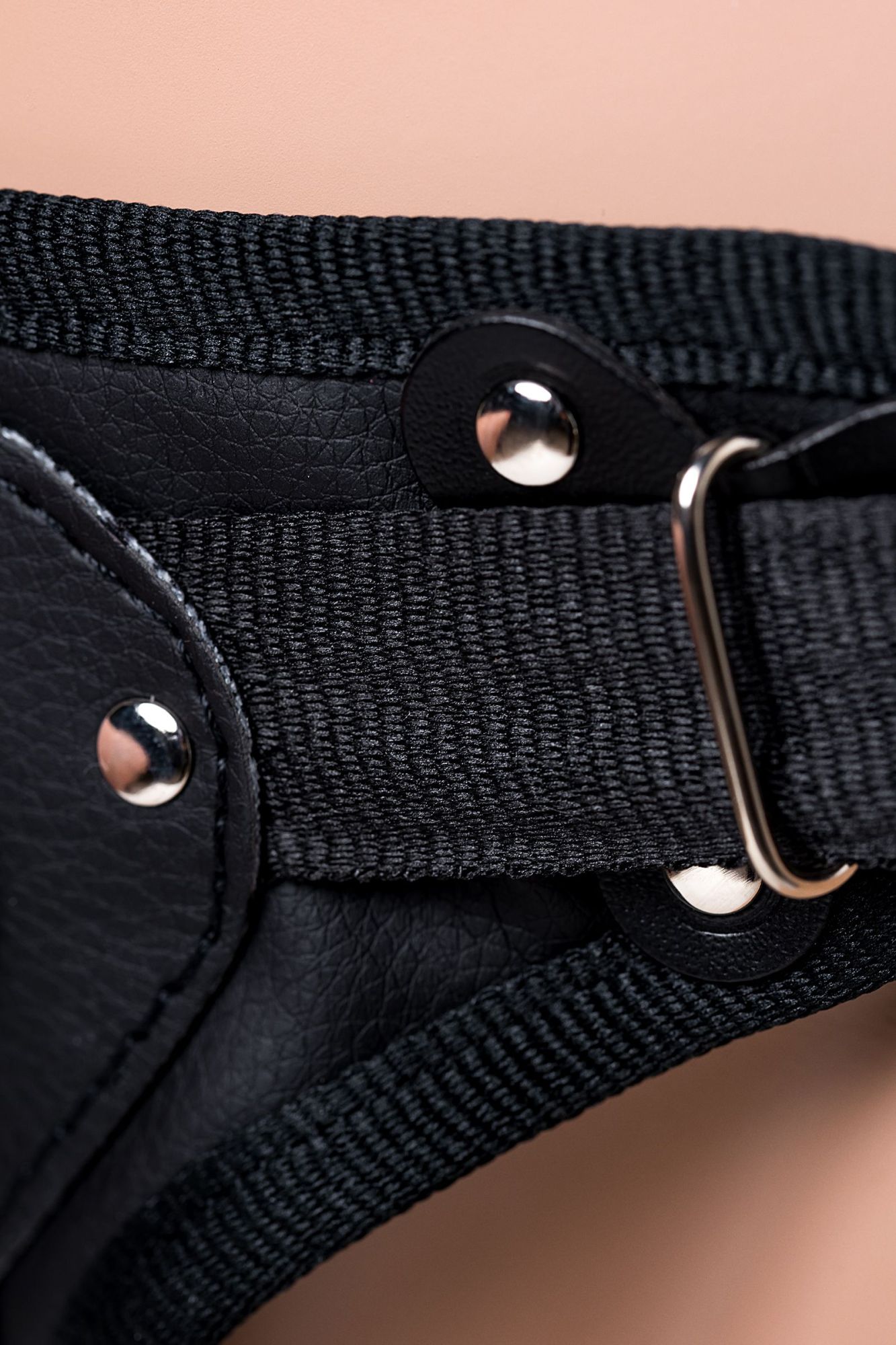 страпон lovetoy lesbian series с поясом harness, телесный в Сочи