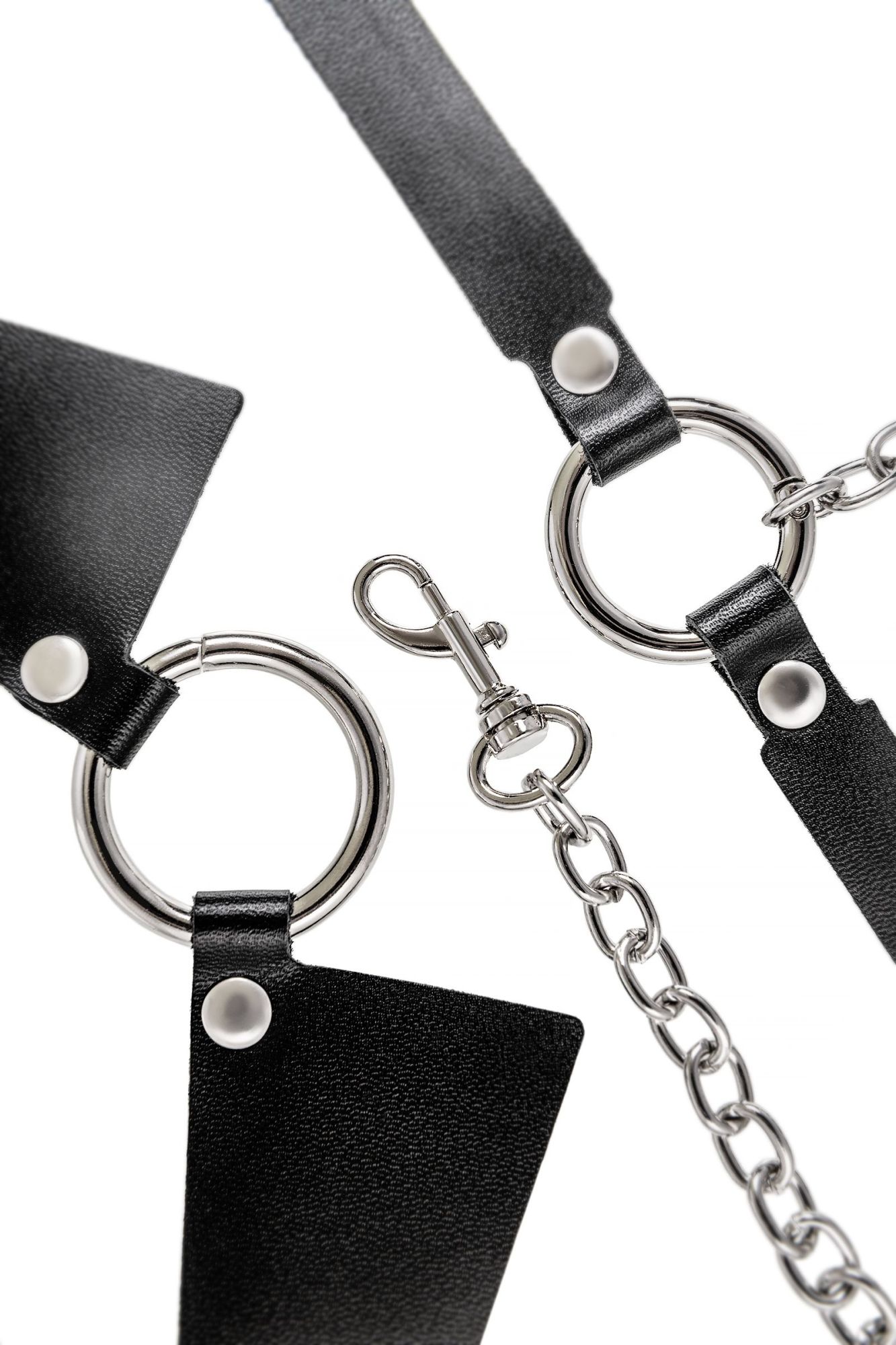 Эротическое портупея-чокер-ошейник pecado bdsm, с поводком и карабином в виде кольца, натуральная кожа, чёрная в Сочи