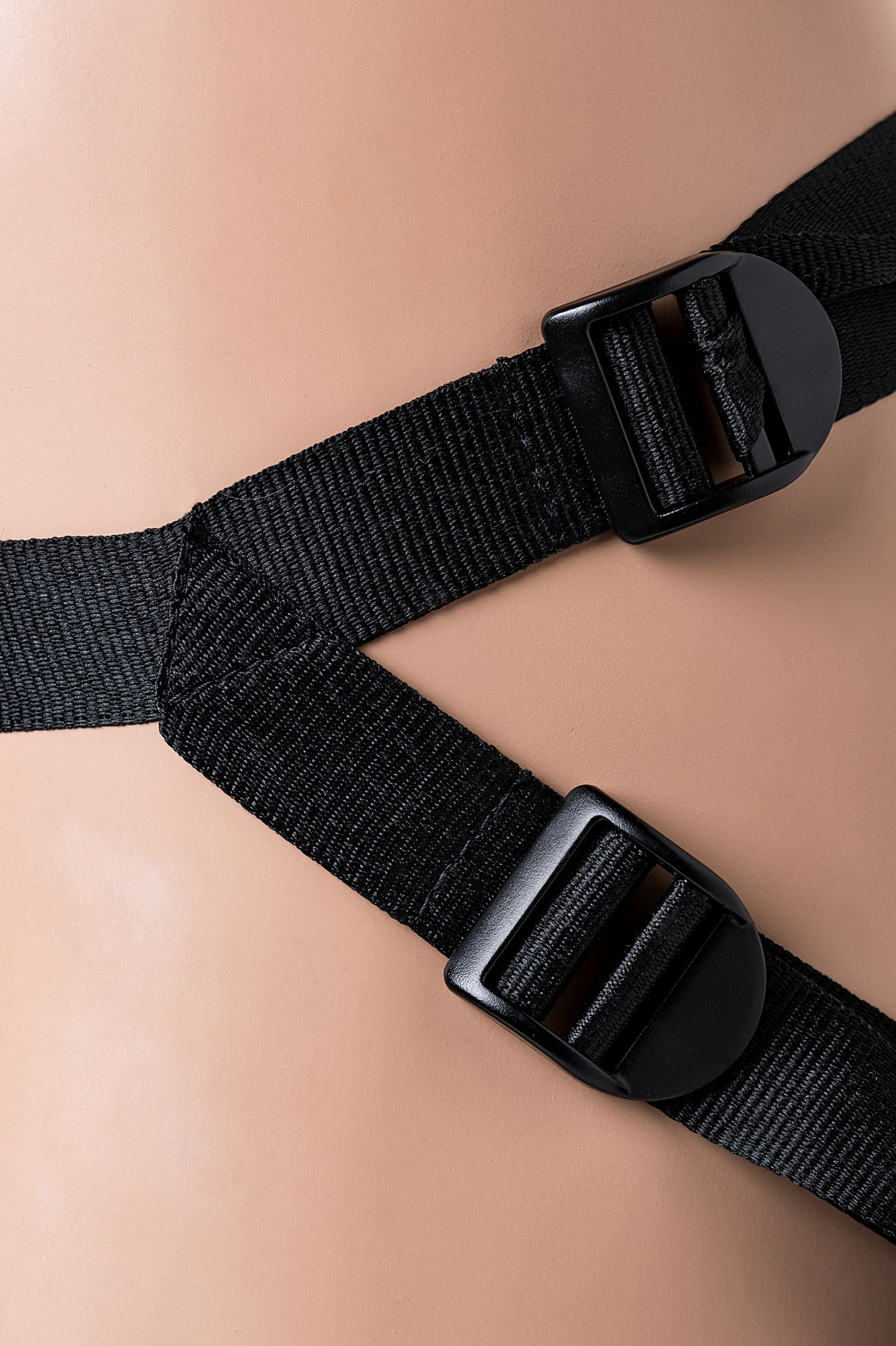 страпон на креплении lovetoy с поясом harness, реалистичный, neoskin, телесный, 17,5 см в Сочи